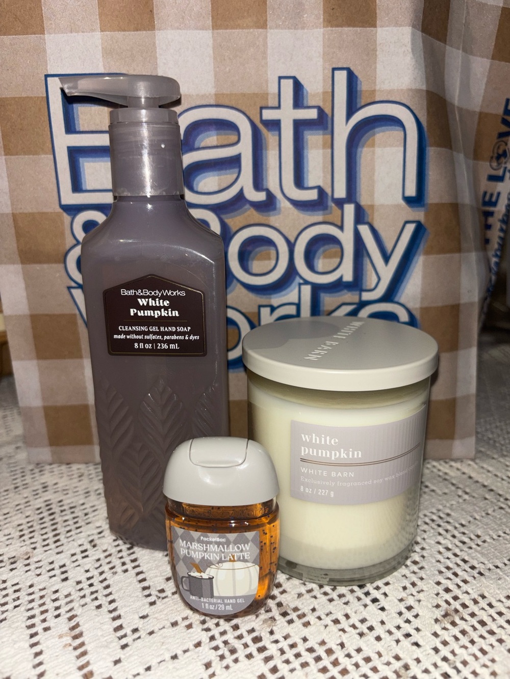 (2025) Bath & Body Works White Pumpkin Hand Soap & Candle Set - White